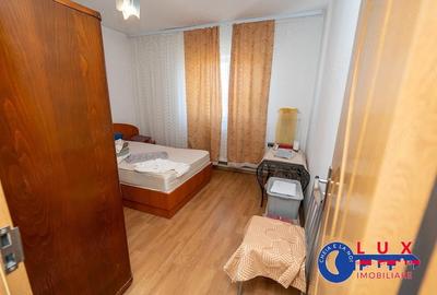 Apartament cu 2 camere decomandat în C5 - 11