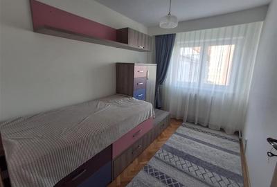 Apartament 3 camere decomandat 2 bai pivnita zona Sub Arini - 4