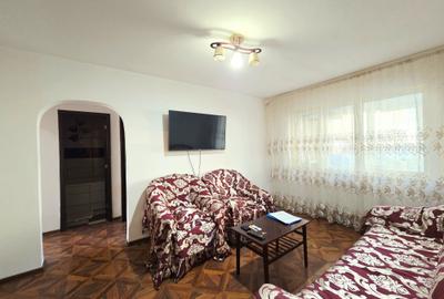Apartament cu 3 camere semidecomandat în Micro 40 - 3