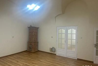 Spațiu comercial, de 70 mp, în Central