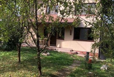 Casă cu 3 camere cu Teren 500 Mp în Central