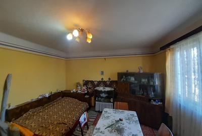 Casă individuală cu 5 camere cu Canalizare în Exterior Sud - 2