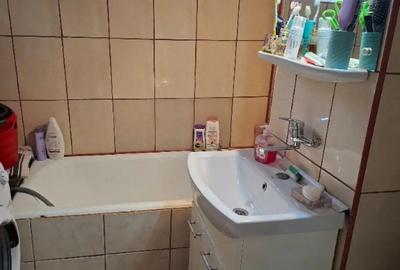 Apartament cu 2 camere decomandat în Bărcănești - 2