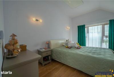 Casă cu 9 camere decomandat cu Teren 1750 Mp în Central - 9
