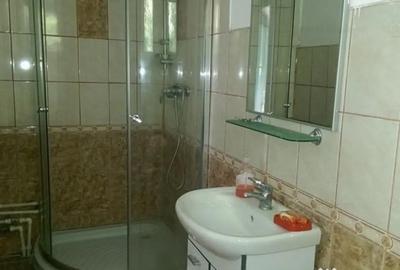 Apartament cu 3 camere decomandat în Central - 1