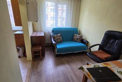 Apartament cu 3 camere semidecomandat în Vasile Alecsandri - 3