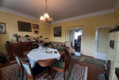 Apartament spațios  central – 120 mp construiti - 2