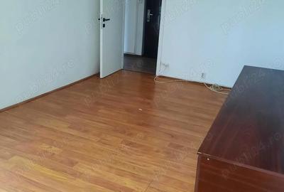 Apartament cu 3 camere decomandat în Central - 1