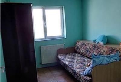 Apartament cu 4 camere semidecomandat în Baza 3 - 4