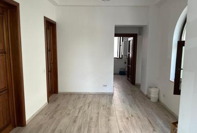 GM1720 | Spațiu in vila interbelica 6 camere | Unirii - 11 Iunie - 3