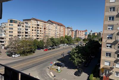 Apartament cu 3 camere decomandat în Decebal - 1