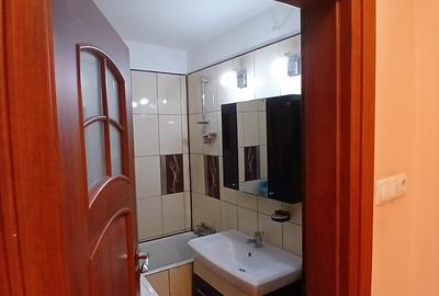 Apartament cu 3 camere semidecomandat în Central - 3
