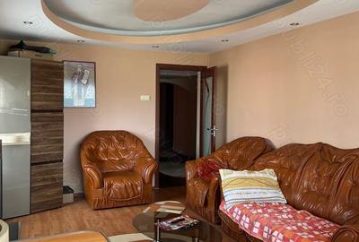 Apartament cu 3 camere decomandat în Rovinari - 8