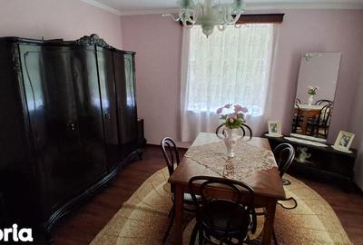 Casă cu 4 camere cu Teren 1600 Mp în Poiana - 2