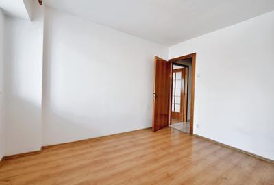 Apartament cu 3 camere semidecomandat în 1 Mai - 7