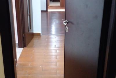 Apartament cu 3 camere semidecomandat în Drumul Taberei