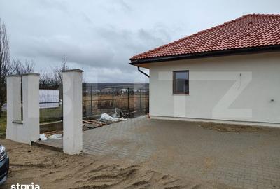 Casă cu 4 camere cu Teren 750 Mp în Jucu - 2