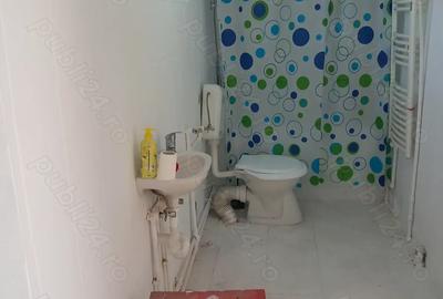 Casă cu 4 camere în 1 Decembrie