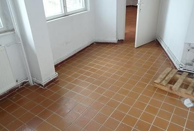 Spațiu comercial, de 70 mp, în Central - 9