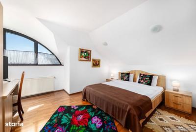 Casă cu 5 camere cu Teren 1300 Mp în Central - 4