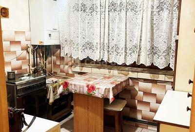 Blv. Poitiers - 3 camere decomandat, doua bai, etaj 1+2, bloc 1989 - 5