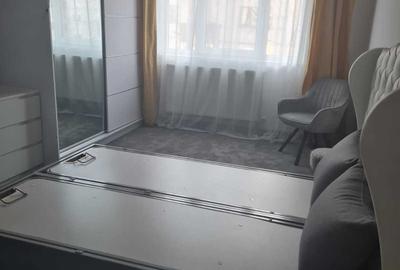 Apartament cu 3 camere decomandat în Decebal - 4