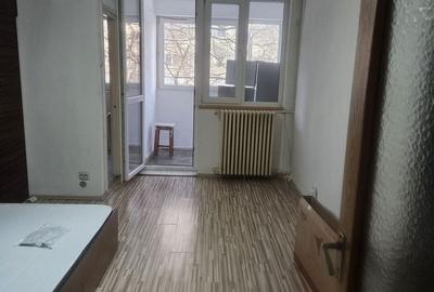 Garsonieră semidecomandată, mobilată în Drumul Taberei