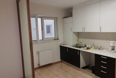 Apartament cu 3 camere decomandat în Basarabia - 5