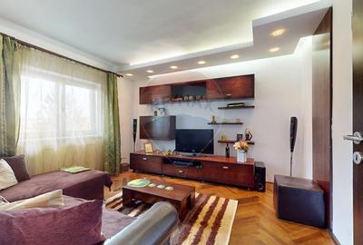 Apartament cu 2 camere decomandat, mobilat în Central