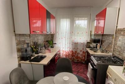 Apartament cu 2 camere, decomandat zona excelenta