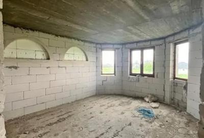 Casă cu 7 camere cu Teren 1674 Mp în Frătăuții Vechi - 10