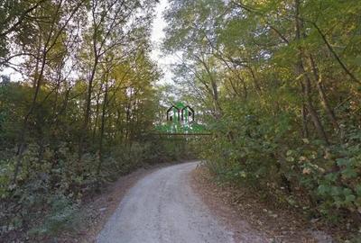 Teren de 274384 mp, în Central - 2