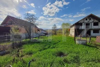 Teren de 1430 mp, în Debarcader