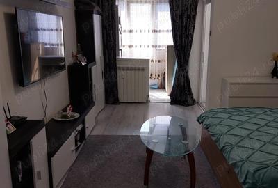 Garsoniera de vanzare, sta?ia de metrou in fa?a scarii - 4