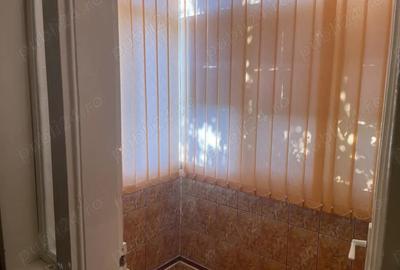 Vand apartament 2 camere Calafat