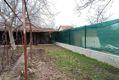 Casă cu 6 camere decomandat cu Teren 445 Mp în Bujac