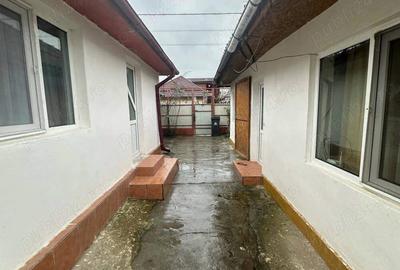 Vand casa locuibila mobilata Fete?ti - 1
