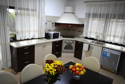 Casă cu 4 camere în Spătaru - 3