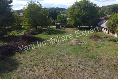 Teren de 3005 mp, în Central - 6