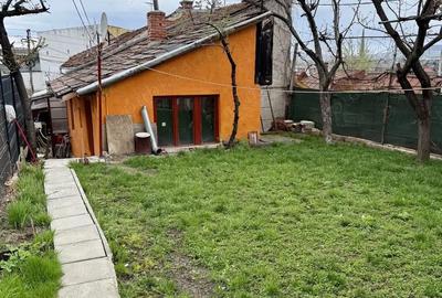 Casă cu 3 camere în Central - 1