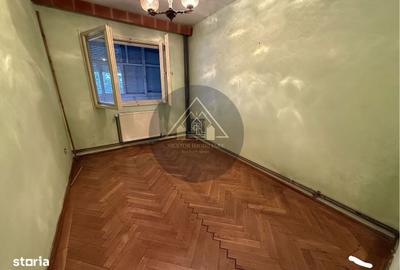 Apartament cu 4 camere decomandat în Central - 2