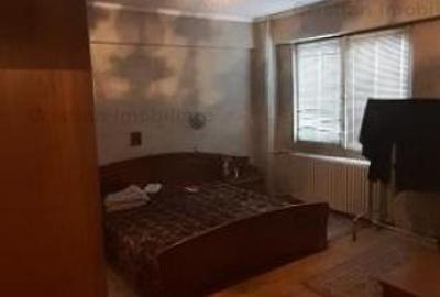 Casă cu 7 camere cu Canalizare în Central - 5