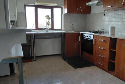 Apartament cu 3 camere decomandat în 1 Decembrie - 1