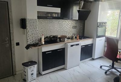 Apartament cu 3 camere decomandat în Titan - 11