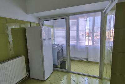 Garsonieră decomandată în Micro 11 - 3