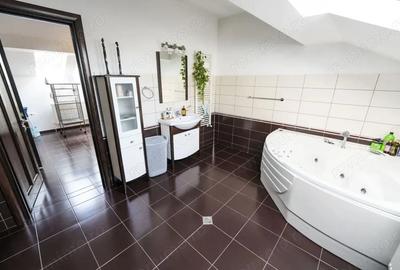 Casă cu Teren 875 Mp în Central - 14