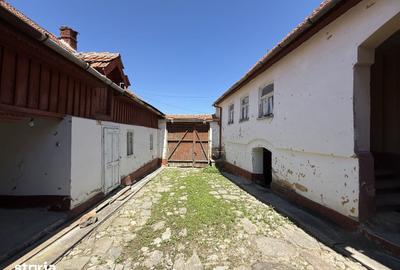 Casă cu 4 camere cu Teren 400 Mp în Poiana Sibiului - 1