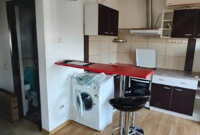 Garsonieră decomandată în Poarta 6 - 6