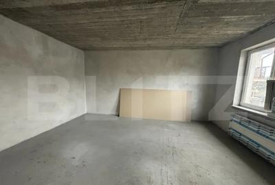 Casă cu 5 camere cu Teren 780 Mp în Botizului - 4