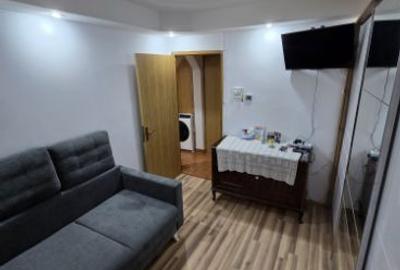 Apartament mobilat si utilat 3 camere decomandat Aparatorii Patriei  120 000 EU - 2